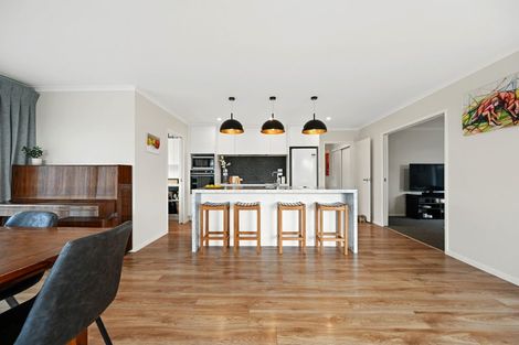 Photo of property in 18 Drower Glen, Flagstaff, Hamilton, 3210