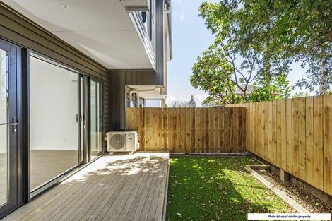 Photo of property in 5/143 Carlisle Road, Northcross, Auckland, 0632