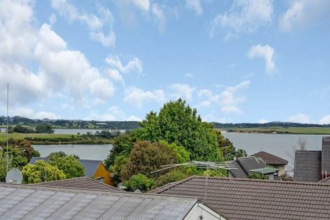 Photo of property in 21 Estuary Road, Weymouth, Auckland, 2103