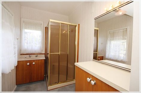 Photo of property in 33 Shortt Street, Foxton Beach, Foxton, 4815