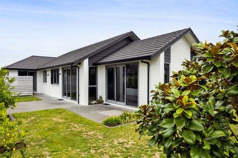 Photo of property in 22 Keene Drive, Bell Block, New Plymouth, 4312