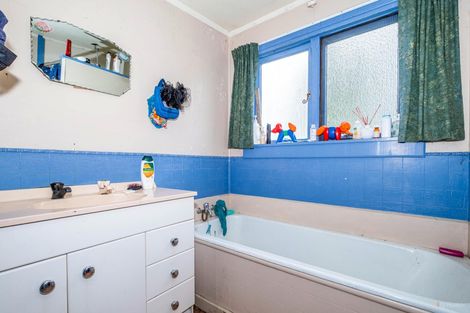 Photo of property in 35 Leonard Street, Waimate, 7924