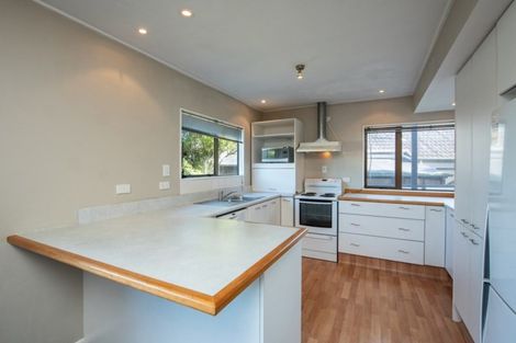 Photo of property in 10 Guadeloupe Crescent, Grenada Village, Wellington, 6037