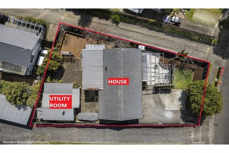 Photo of property in 43 Archmillen Avenue, Pakuranga Heights, Auckland, 2010