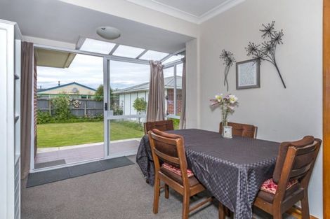 Photo of property in 68 Coopers Road, Dallington, Christchurch, 8061