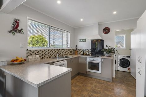 Photo of property in 2/38 Blacklock Avenue, Henderson, Auckland, 0612