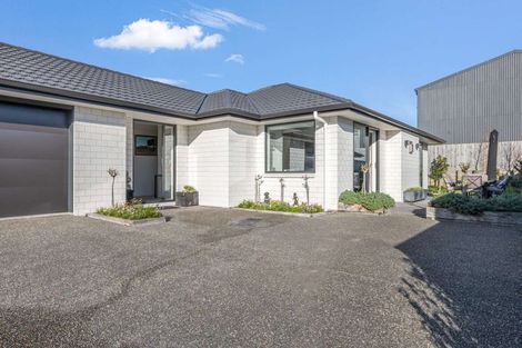 Photo of property in 12 Rehua Place, Waiwhakaiho, New Plymouth, 4312