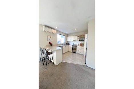 Photo of property in 3/118a Sawyers Arms Road, Northcote, Christchurch, 8052