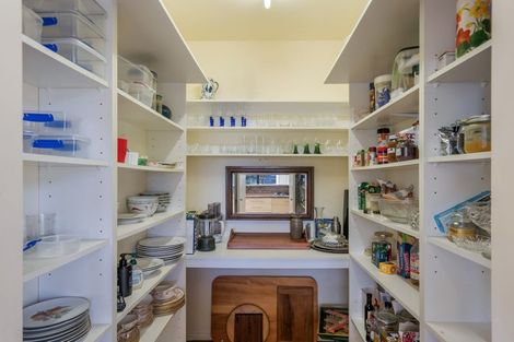 Photo of property in 142 Winara Avenue, Waikanae, 5036