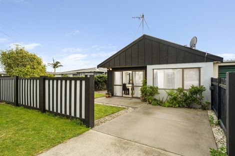 Photo of property in 2c Kaniere Street, Mount Maunganui, 3116