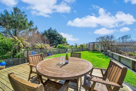 Photo of property in 4 Sequoia Grove, Merrilands, New Plymouth, 4312