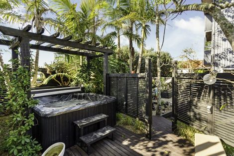 Photo of property in 118 Brook Place, Whangamata, 3620