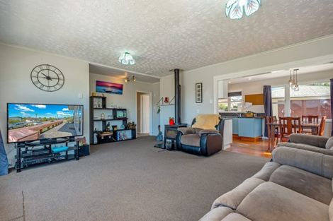 Photo of property in 28 Mcclure Street, Feilding, 4702