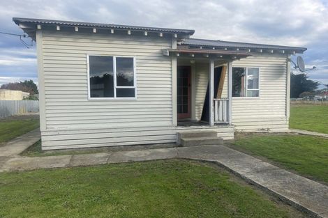 Photo of property in 50 Seaward Road, Edendale, 9825