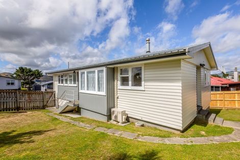 Photo of property in 17 Sombrero View, Ascot Park, Porirua, 5024