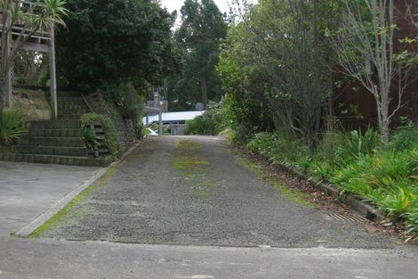 Photo of property in 16 Springdale Grove, Fitzherbert, Palmerston North, 4410