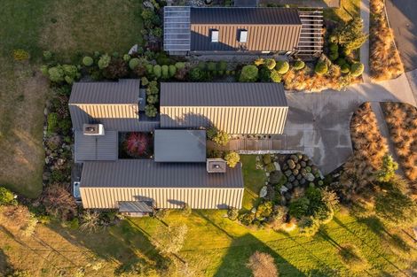 Photo of property in 31 Hackett Road, Jacks Point, Queenstown, 9371
