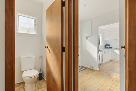 Photo of property in 15 Tarahua Road, Vogeltown, New Plymouth, 4310