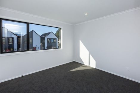 Photo of property in 5 Reakes Crescent, Wallaceville, Upper Hutt, 5018