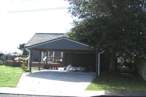 Photo of property in 13 Abbotleigh Avenue, Te Atatu Peninsula, Auckland, 0610