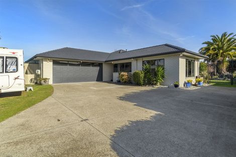 Photo of property in 24 Carribean Place, Papamoa Beach, Papamoa, 3118