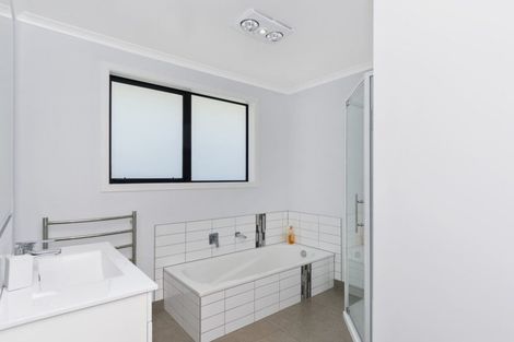 Photo of property in 9 Kamahi Crescent, Papamoa Beach, Papamoa, 3118