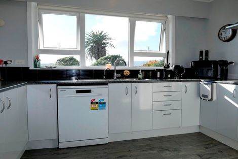 Photo of property in 63 Donovan Road, Paraparaumu Beach, Paraparaumu, 5032