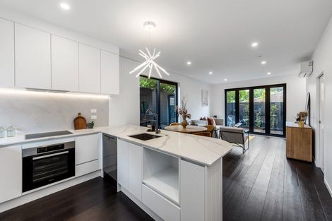 Photo of property in 15 Humariri Street, Point Chevalier, Auckland, 1022