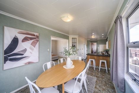 Photo of property in 7 Dunk Place, Milson, Palmerston North, 4414