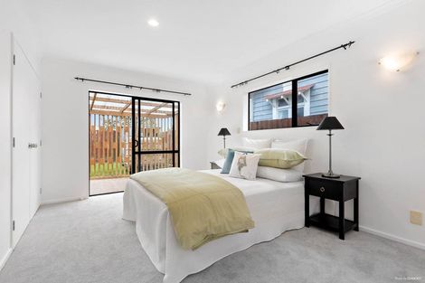 Photo of property in 21a Astley Avenue, New Lynn, Auckland, 0600