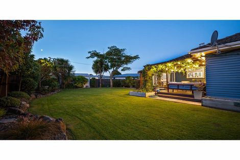 Photo of property in 24 Derrett Place, Saint Martins, Christchurch, 8022