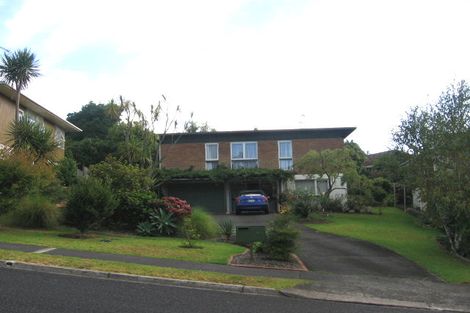 Photo of property in 15 Gretel Place, Hillcrest, Auckland, 0627