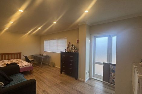 Photo of property in 2/18 Stanley Avenue, Milford, Auckland, 0620