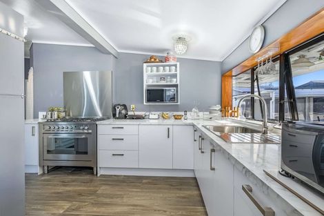 Photo of property in 710 Heretaunga Street East, Parkvale, Hastings, 4122