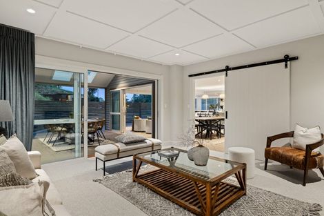 Photo of property in 71 Oak Road, Poraiti, Napier, 4112