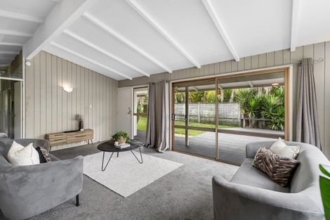 Photo of property in 2 Holloway Place, Forest Lake, Hamilton, 3200