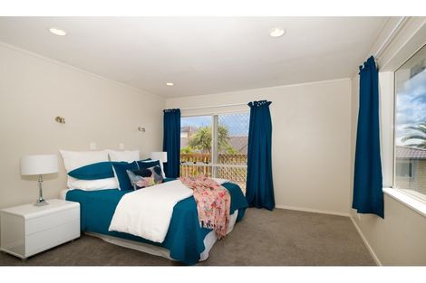 Photo of property in 17a Te Atatu Road, Te Atatu South, Auckland, 0610