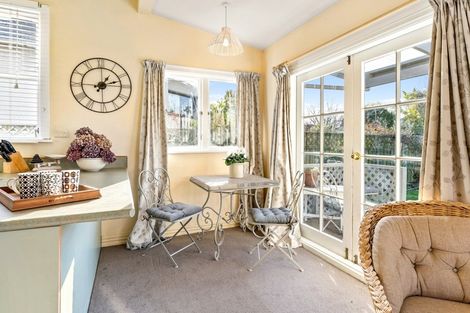 Photo of property in 5 Nile Street, Saint Clair, Dunedin, 9012