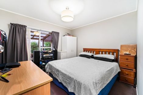 Photo of property in 35 Waimumu Road, Massey, Auckland, 0614