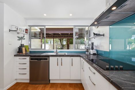 Photo of property in 28 Iles Road, Lynmore, Rotorua, 3010