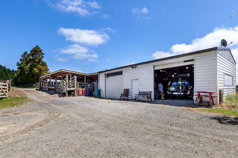 Photo of property in 1335 Kahikatea Flat Road, Kaukapakapa, 0871