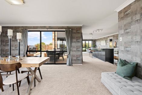 Photo of property in 25 Tunnel Beach Road, Blackhead, Dunedin, 9076