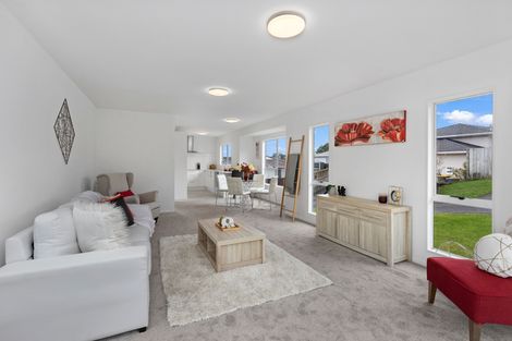 Photo of property in 1/53 Sungrove Rise, Sunnyvale, Auckland, 0612