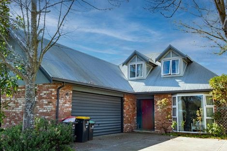 Photo of property in 72 Avonhead Road, Avonhead, Christchurch, 8042