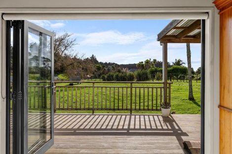 Photo of property in 14 Te Arai Point Road, Te Arai, Wellsford, 0975