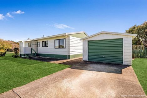 Photo of property in 2 Walton Place, Ngatea, 3503