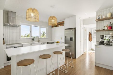 Photo of property in 1/13 Howard Road, Northcote, Auckland, 0627