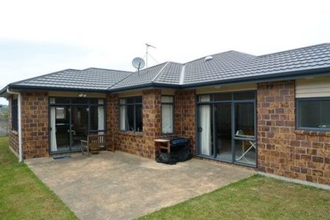 Photo of property in 77 Amesbury Drive, Churton Park, Wellington, 6037