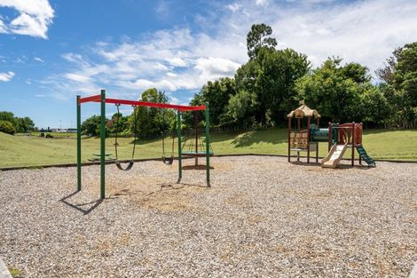 Photo of property in 15 Milsom Place, Te Puke, 3119