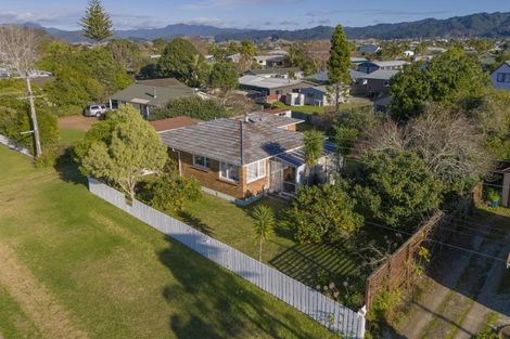Photo of property in 28 Cook Drive, Whitianga, 3510